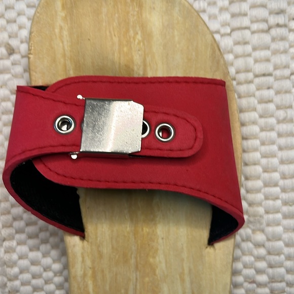 Ladies 7-8 slip on sandals, 70’s look,  DocScholls vibe but soft base- wood look - Picture 6 of 7